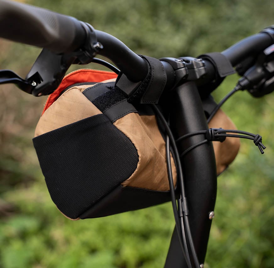 Brompton Bar Bag fastening straps and handlebar mounting